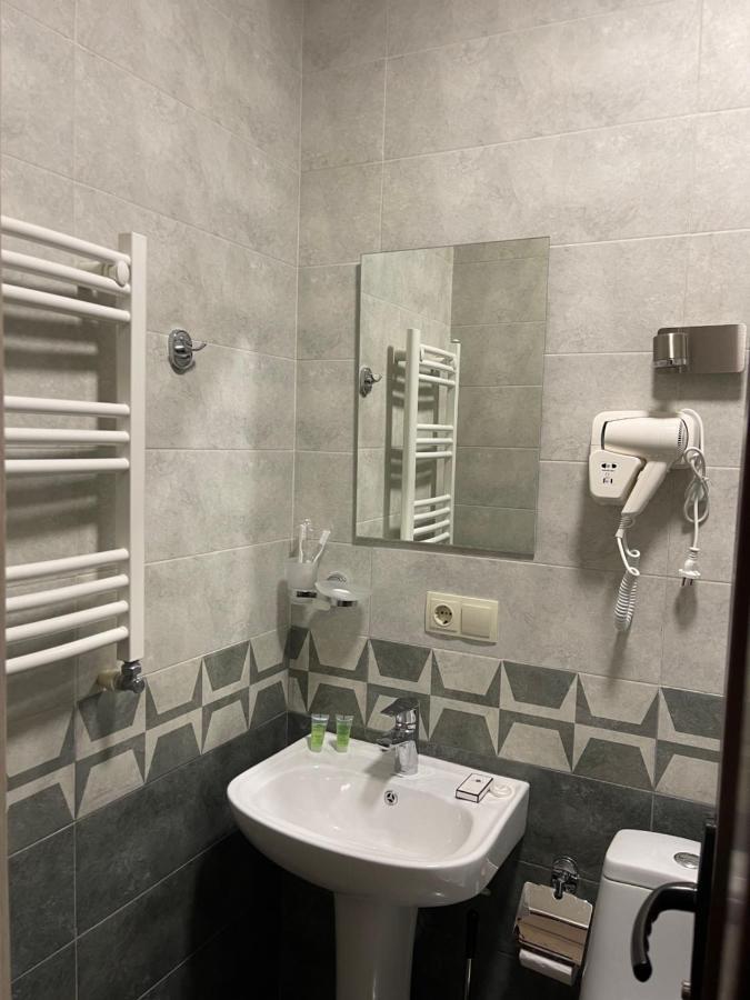 Art Family Hotel Tbilisi Esterno foto